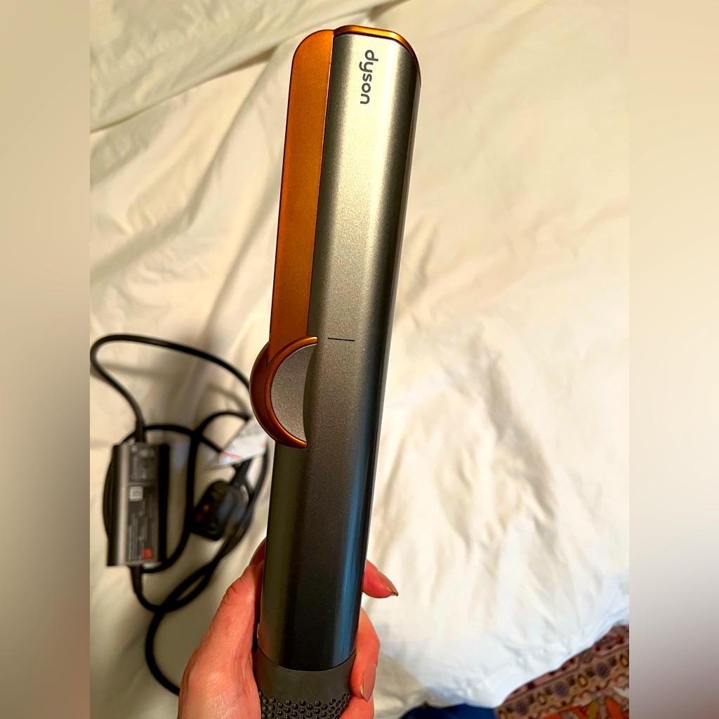 Dyson Airstrait Like New With Box